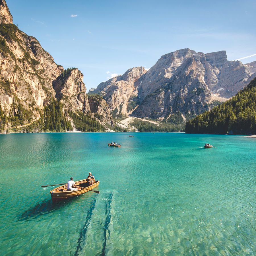 A turquoise Italian lake between mountains